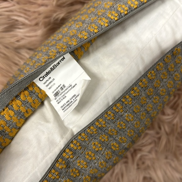 Crate & Barrel Pillow Case & Pillow - Picture 2 of 2